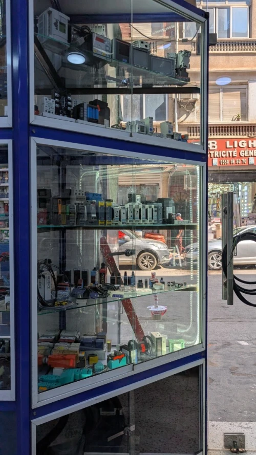 Vente pièces électrique industrielle ABB SCHNEIDER SIEMENS FINDER TÉLÉMÉCANIQUE 