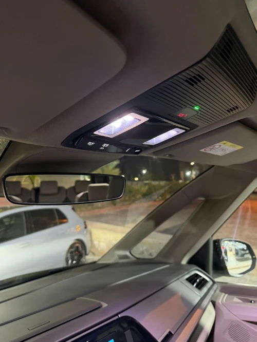 Volkswagen Multivan 2023 Full option