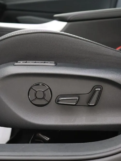 Volkswagen Passat 2025 Pro
