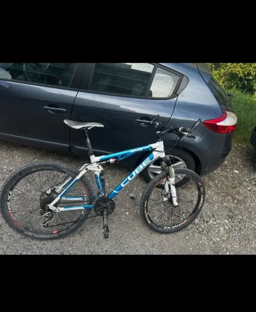 Vélo cube carbone Taile M