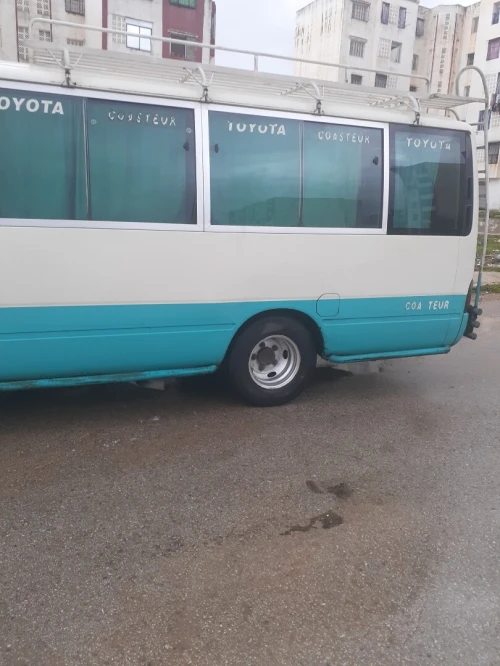 Toyota coaster 30 places climatisé Toyota coaster 2013