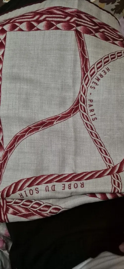 Foulard hermes authentique modèle   robe de soir