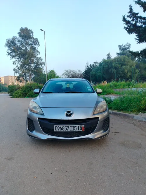 Mazda 3 box 2015 