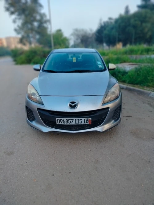 Mazda 3 box 2015 