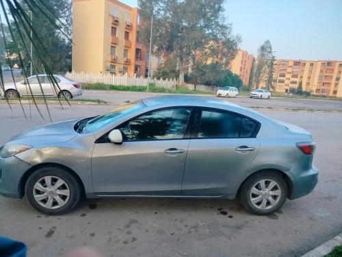 Mazda 3 box 2015 
