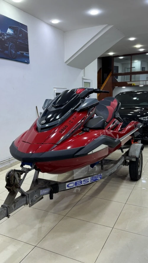 Jet ski