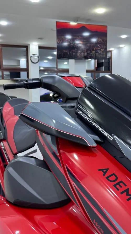 Jet ski