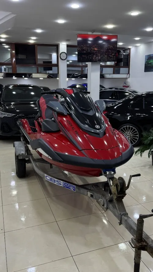 Jet ski