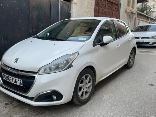 Peugeot 208 2016 Active Facelift