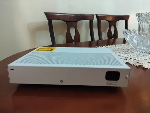 Switch cisco WS-C2960L-8PS-LL