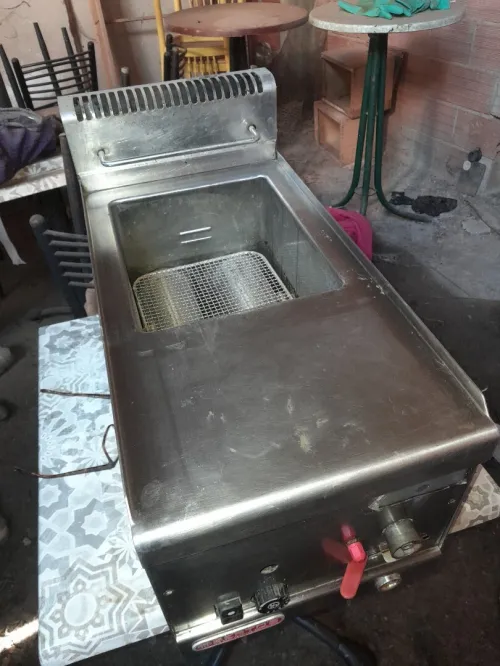 Friteuse à gaz de ville