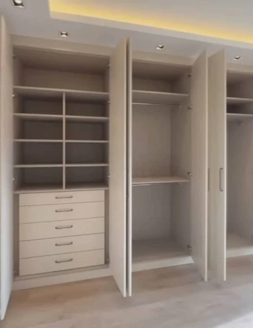 Montage meubles et portes modernes
