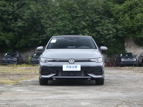 Volkswagen Golf 8 2025 R-Line