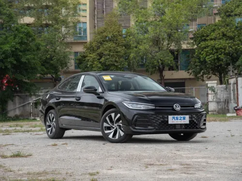 Volkswagen Passat 2025 Dragon 