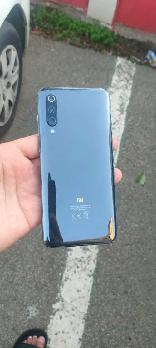 Xiaomi Mi 9 Xiaomi Mi 9