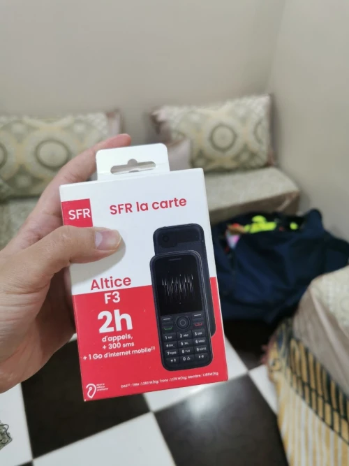 Téléphone simple Altice F3 doublé puce original jamais utilisé caba 