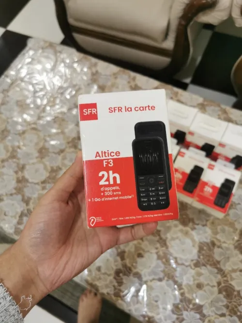 Téléphone simple Altice F3 doublé puce original jamais utilisé caba 
