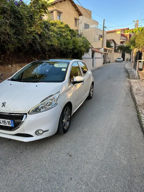 Peugeot 208 2015 Allure