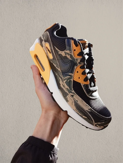 NIKE AIR MAX 90