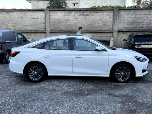 MG MG5 2026 