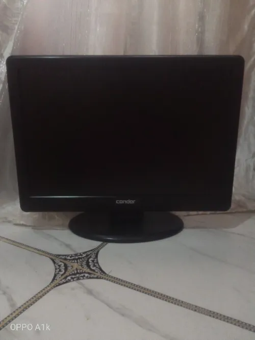 شاشة + مكبر صوت