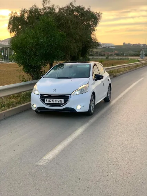 Peugeot 208 2015 Allure