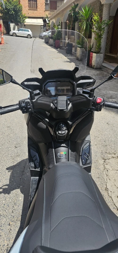 Yamaha Xmax Tech max 2025