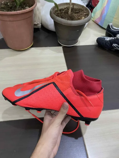 chaussure de foot nike fantome