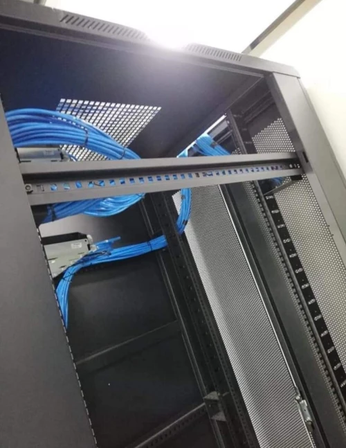 Installation d'équipements de surveillance, de réseaux médiatiques et téléphoniques et incendie 