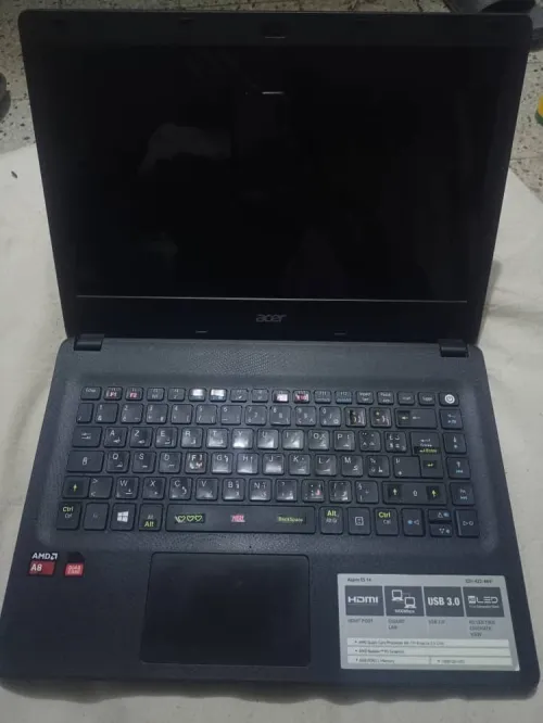 pc  modèle Acer Aspire ES 14 (ES1-422-86VI)  Bonne état