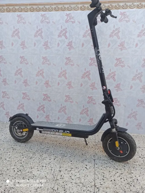 Trottinette Urban Glide électrique état neuf