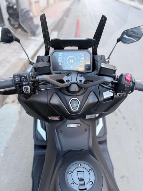 Yamaha Tmax 2025