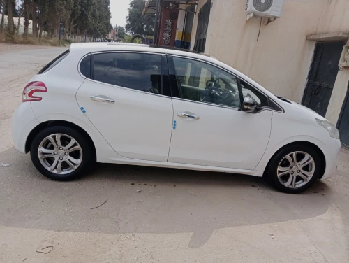 Peugeot 208 2014 Allure