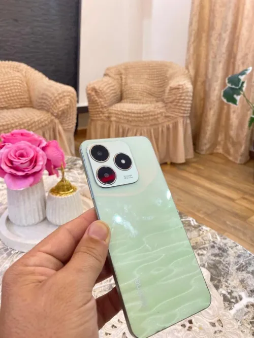 Realme C63