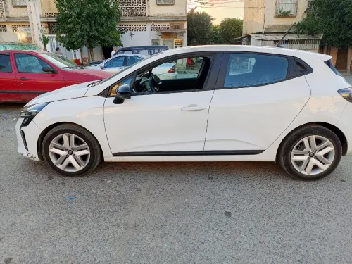 Renault Clio 5  2024 Evolution
