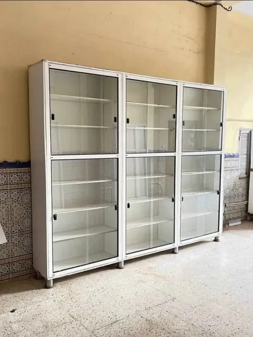 Armoire étagère - meuble cosmétiques -  vitrina étagère - en verre -