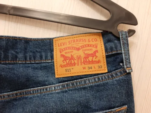 Levi's