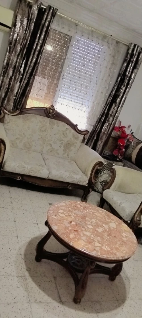 صالون للبيع 7 pus قسنطينة