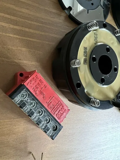 Pièces rechanges moteurs électriques SEW