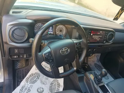 Toyota Land Cruiser  2023 Tacoma