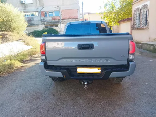 Toyota Land Cruiser  2023 Tacoma