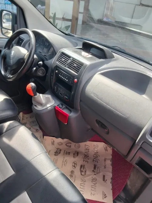 Peugeot Expert 2016 V.U Court