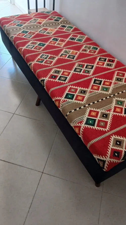 très beau canapé avec coffre