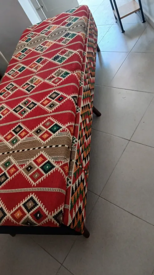 très beau canapé avec coffre