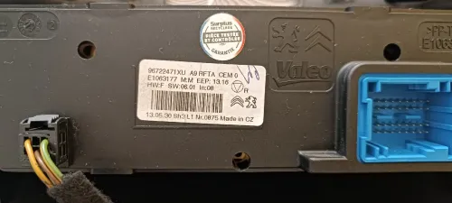 Commande climatiseur Peugeot 208