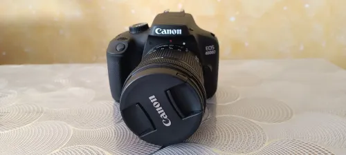 Caméra Canon EOS 4000D+ objectif 18-55mm et 10-18mm+ sac à dos neuf