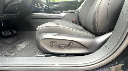 Volkswagen Passat 2026 Pro300TSI Dragon Edition