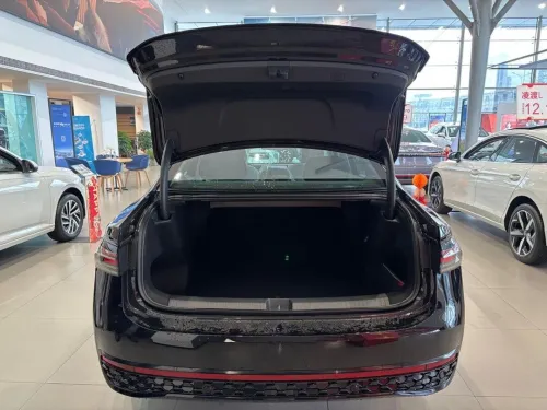 Volkswagen Passat 2026 Pro300TSI Dragon Edition