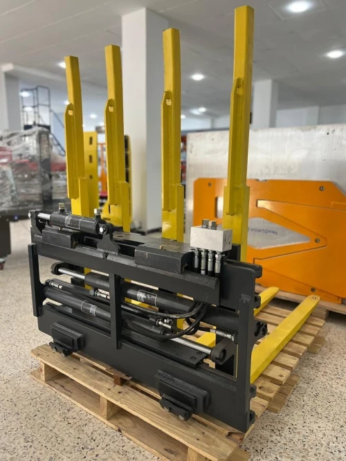 Double fourches de palettes pour chariot élevateur 8FDS25-B002