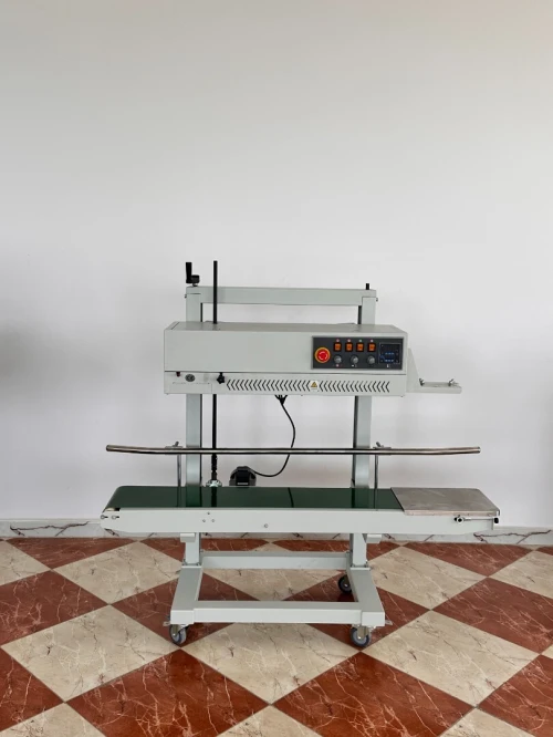 Soudeuse continue verticale pour gros sacs avec système de marquage FRCM-1120L